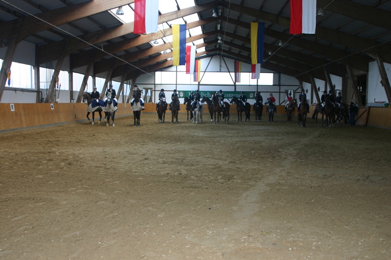 10 Mannsch. Springprfg. Kl. A mit 1 Umlauf 02