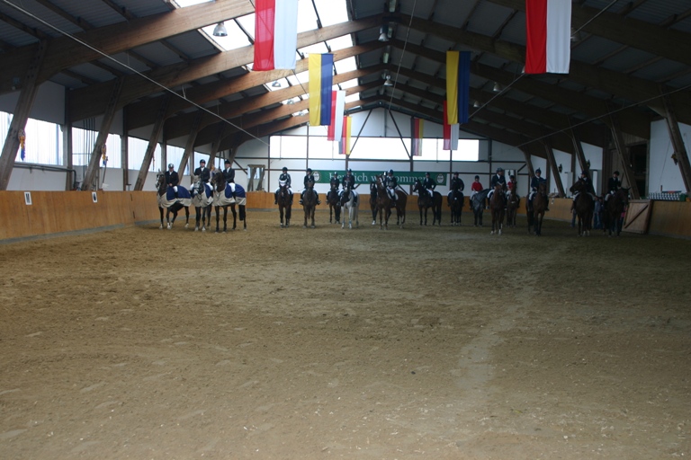 10 Mannsch. Springprfg. Kl. A mit 1 Umlauf 03