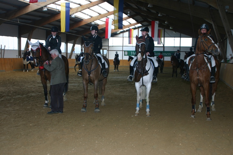 10 Mannsch. Springprfg. Kl. A mit 1 Umlauf 06