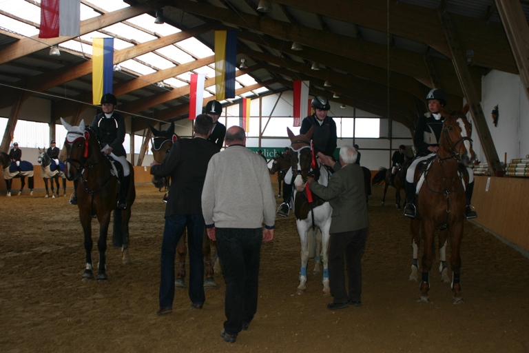 10 Mannsch. Springprfg. Kl. A mit 1 Umlauf 08