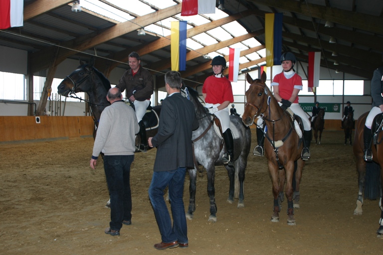 10 Mannsch. Springprfg. Kl. A mit 1 Umlauf 10