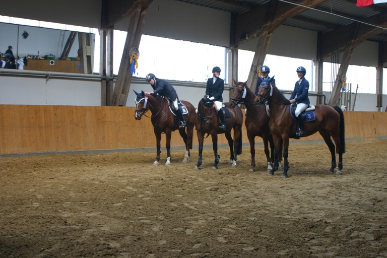 10 Mannsch. Springprfg. Kl. A mit 1 Umlauf 15