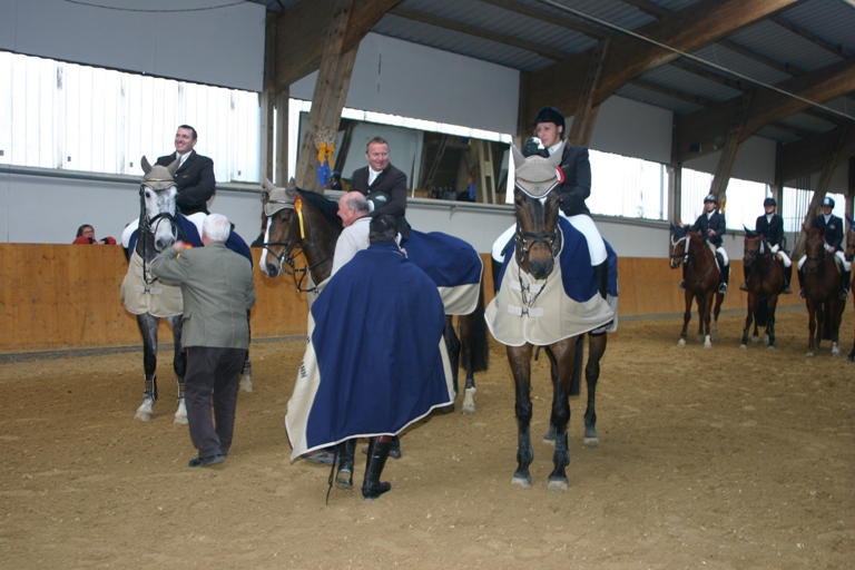 10 Mannsch. Springprfg. Kl. A mit 1 Umlauf 16