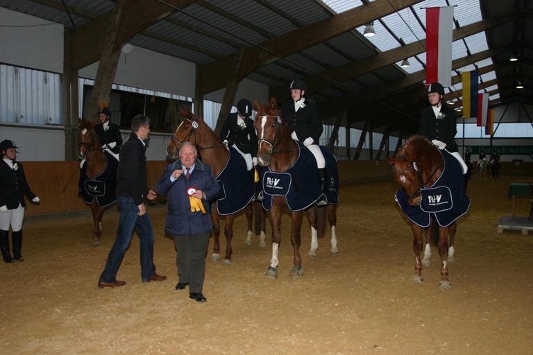 11 Dressurprfg Kl. A für Mannschaften 03