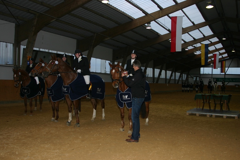 11 Dressurprfg Kl. A für Mannschaften 06