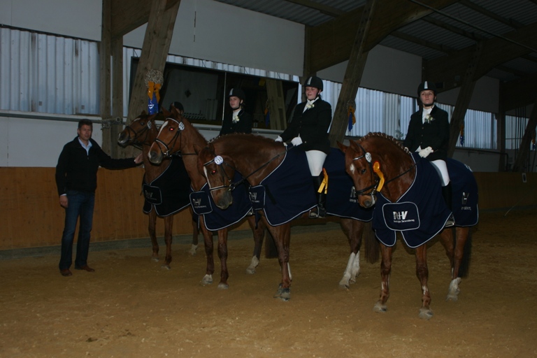 11 Dressurprfg Kl. A für Mannschaften 18
