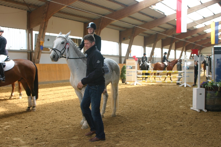 13 Stilspringwettbewerb Kl. E 05